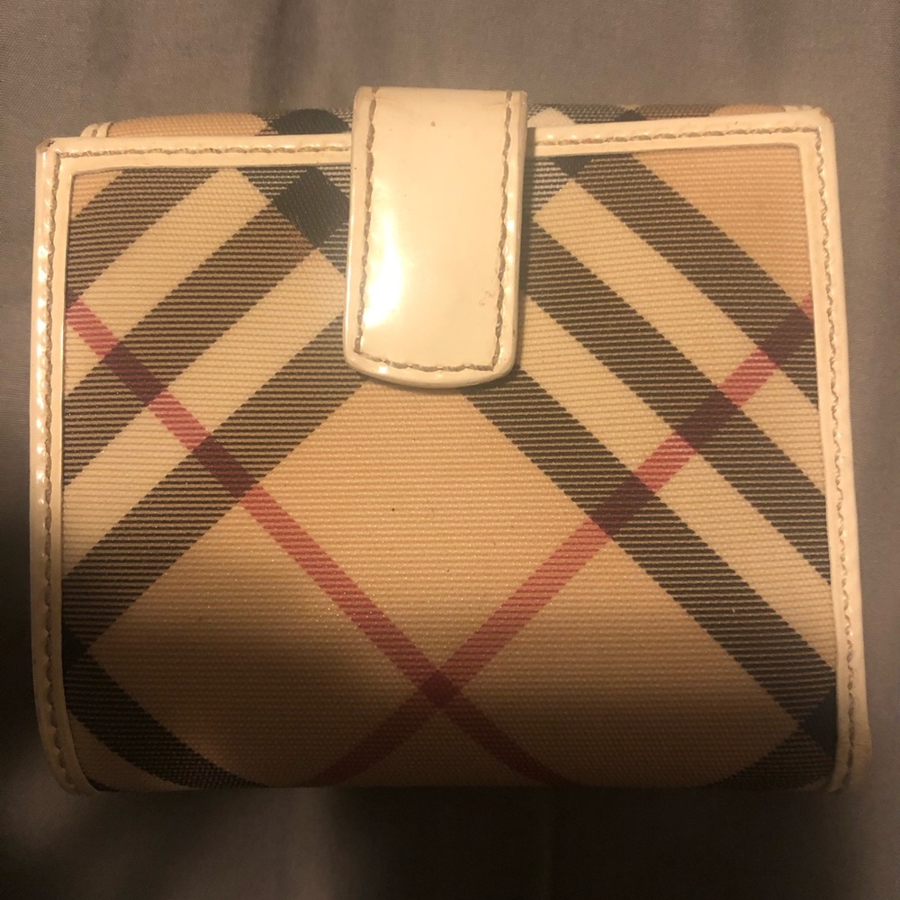 Burberry Beige and Black Checkered Wallet - Picture 4 of 7